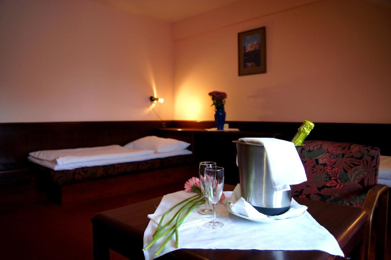 Floret 3* Průhonice