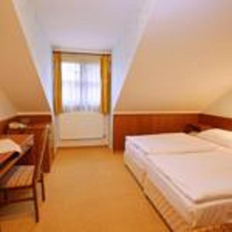 Floret Hotel